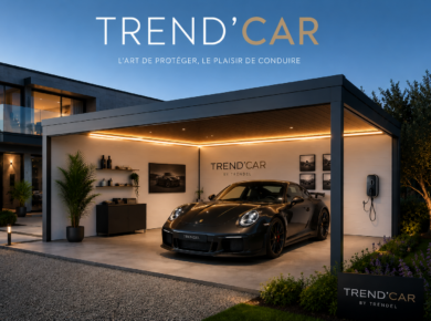 Carport moderne TREND’CAR avec éclairage LED intégré protégeant un véhicule devant une maison contemporaine en Alsace par Trendel